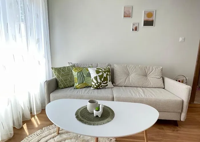 Seven Hills With Optional Parking Apartment *